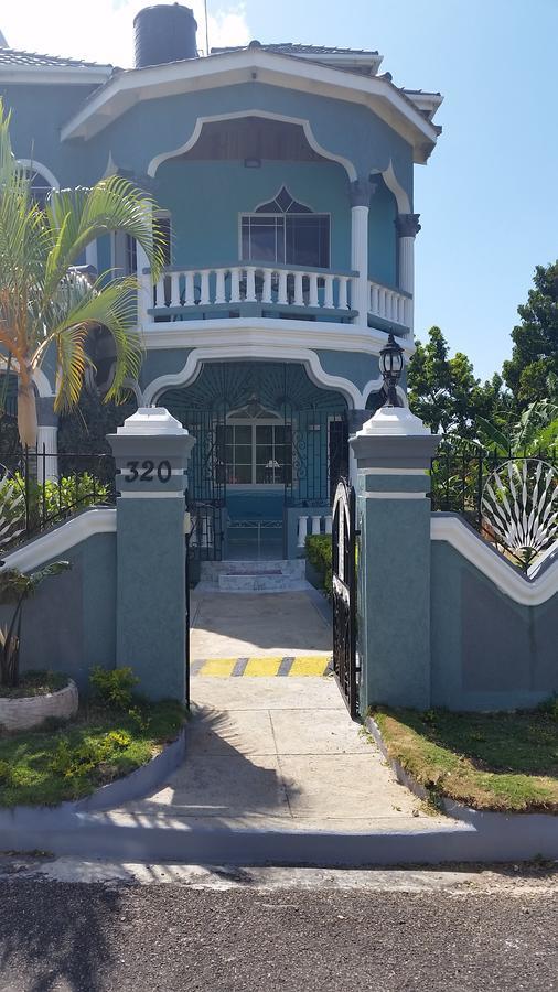 Bailey'S Bed And Breakfast Runaway Bay Ngoại thất bức ảnh